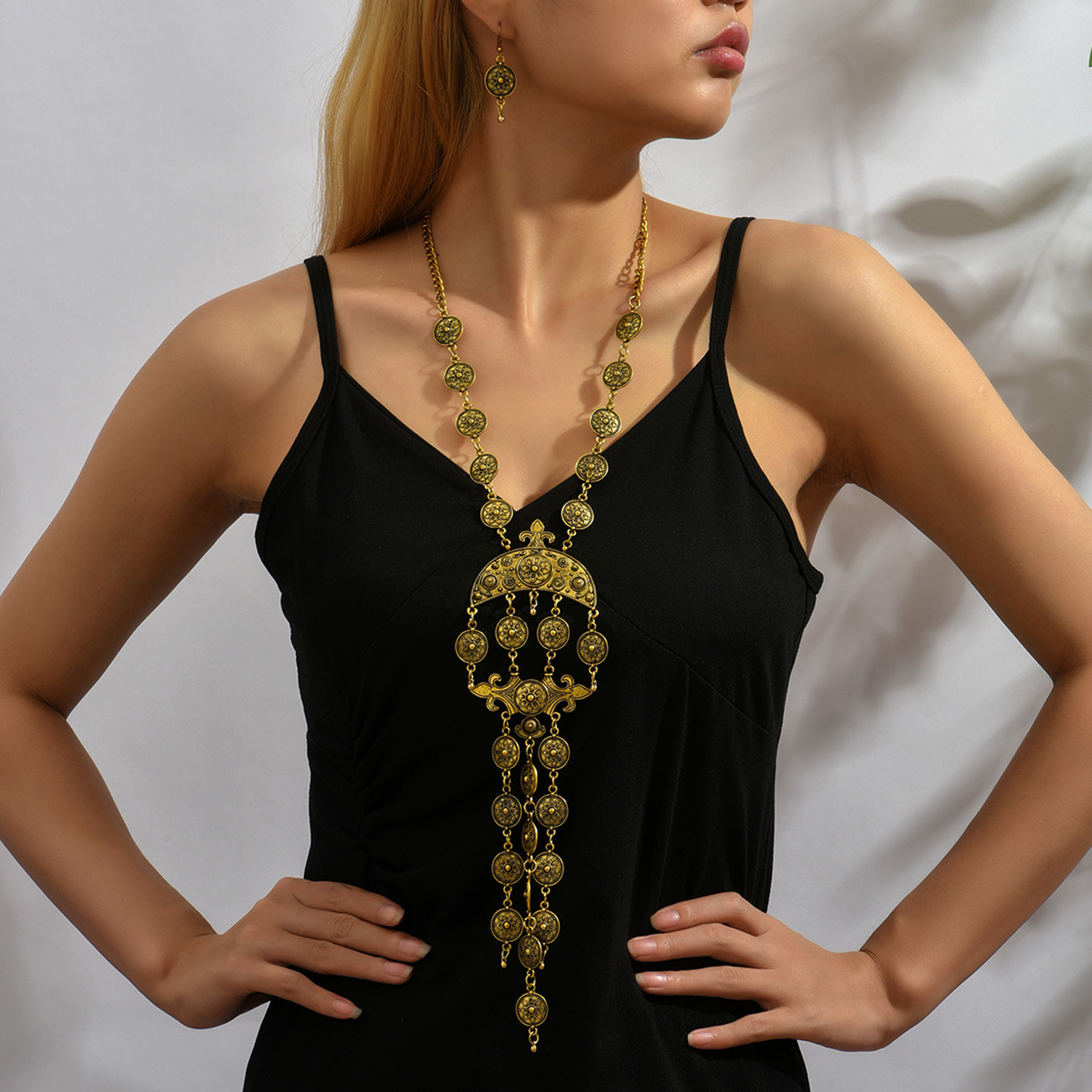 Ethnic Fashion Pakistan - Ethnic Moon Carved Choker Necklace Earrings