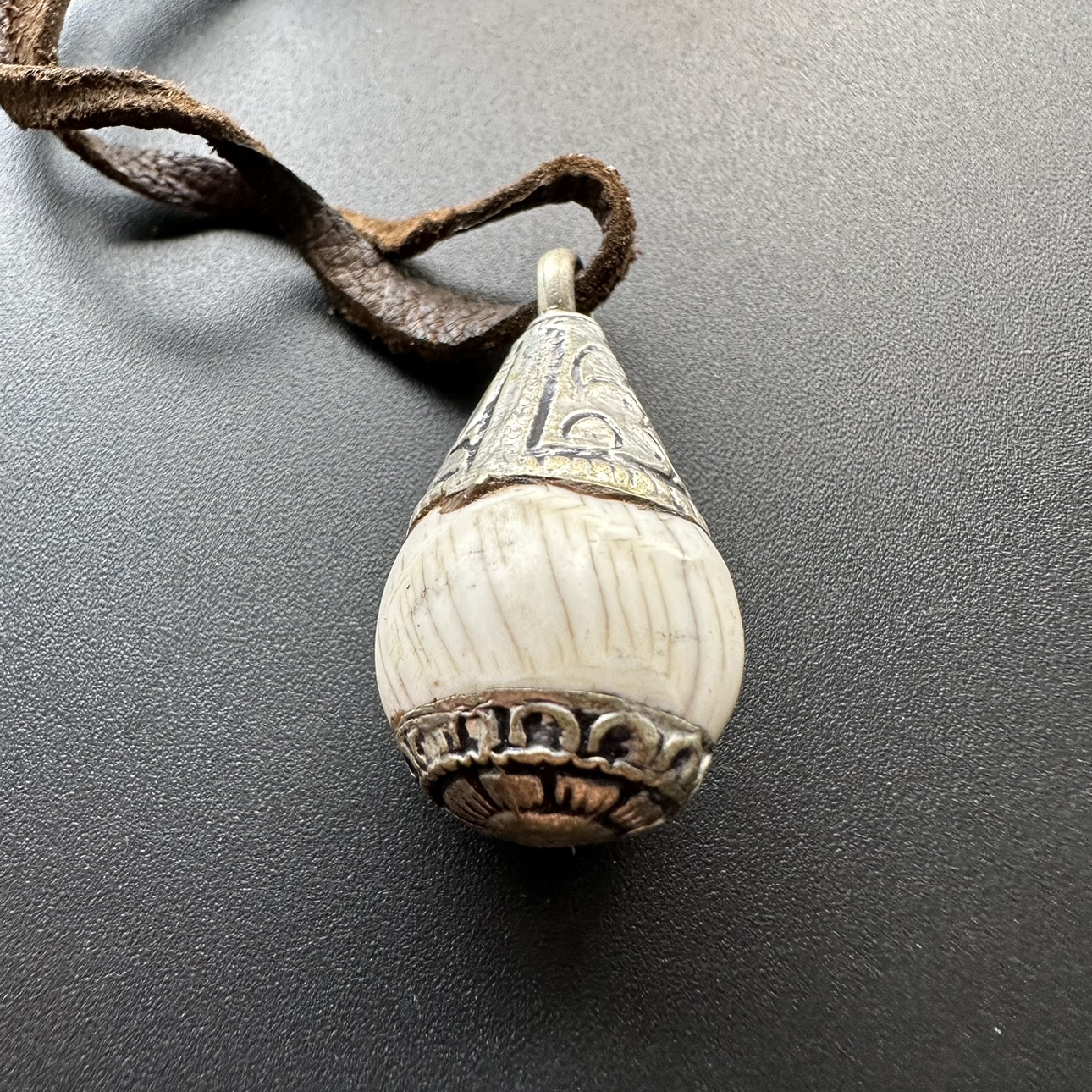 Handmade Tibetan  Pendant Vint - Ethnic Fashion World recensie en prijs
