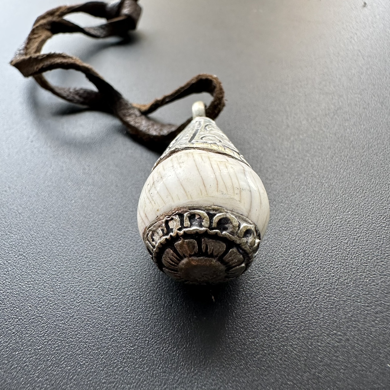 Handmade Tibetan  Pendant Vint - Ethnic Fashion World recensie en prijs