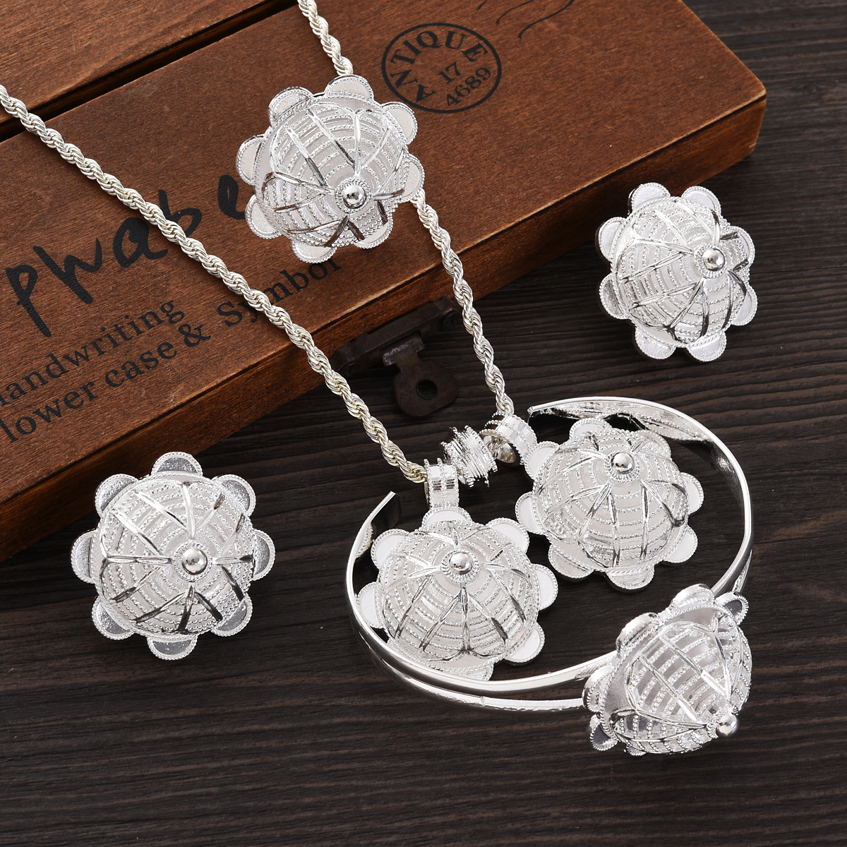 Africa Silver Color Jewelry Ac - Ethnic Fashion Dubai recensie en prijs