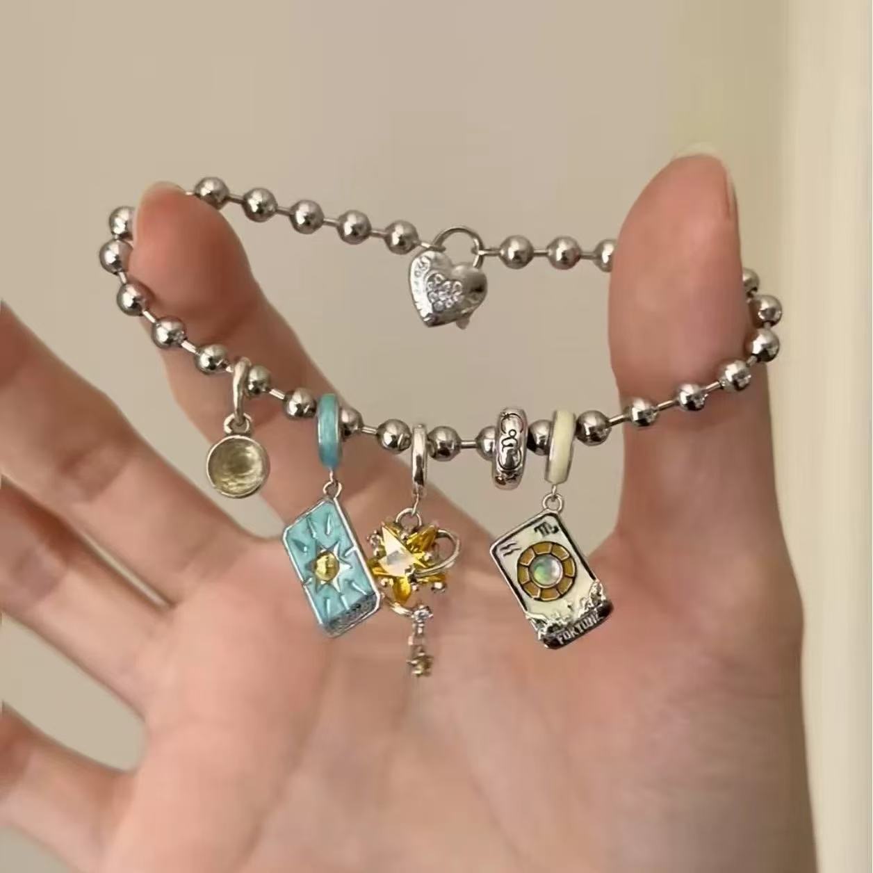Vintage Magic Witch Divination - Ethnic Fashion World recensie en prijs